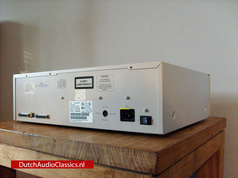 Philips CDD552 2x SCSI cd recorder - DutchAudioClassics.nl