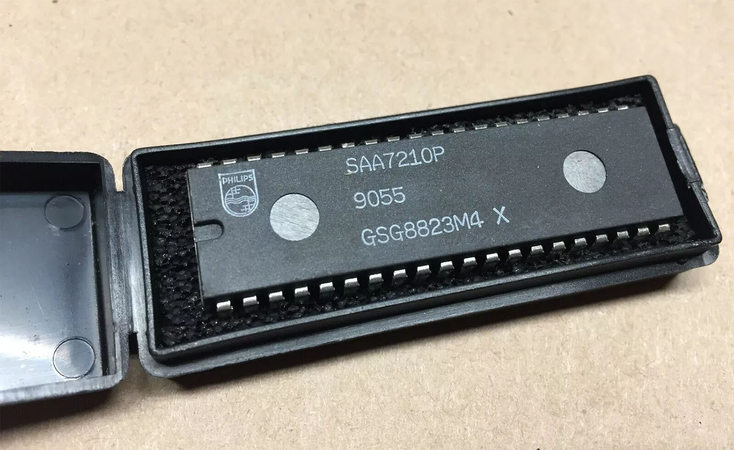 Philips SAA7210: NMOS single-chip decoder