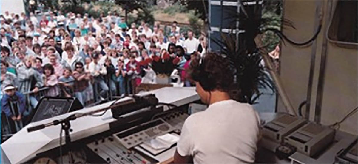 Philips LHH2000 broadcast cdplayer - studio photo