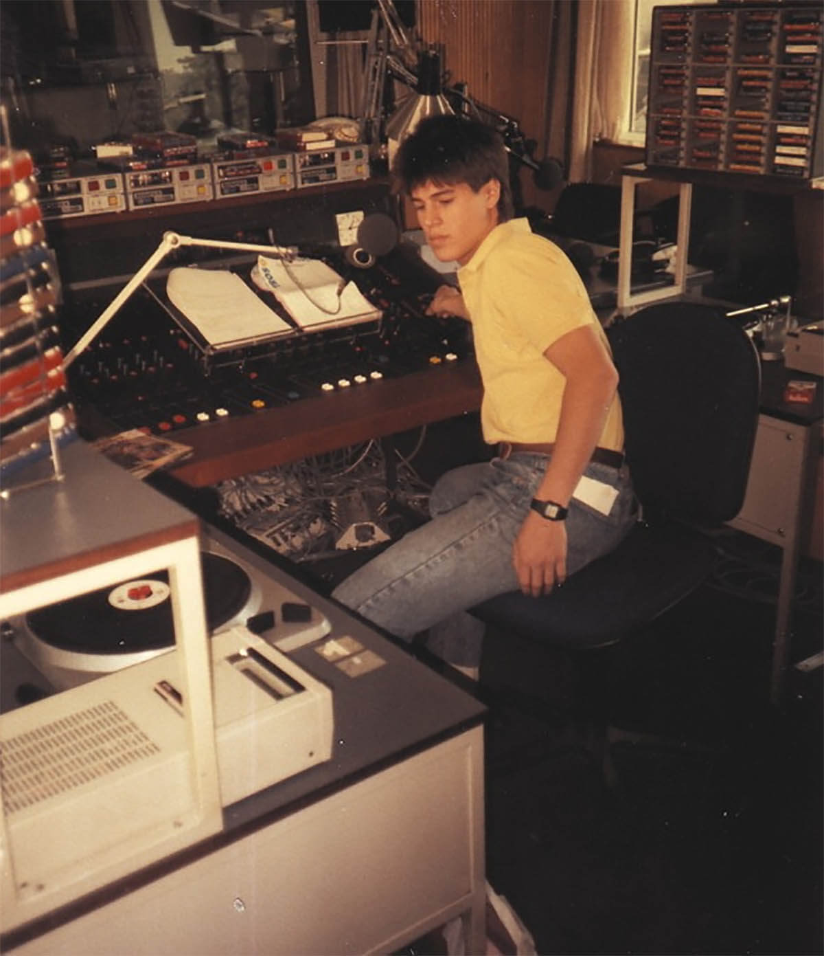 Philips LHH2000 broadcast cdplayer - studio photo