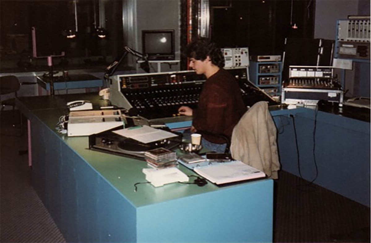 Philips LHH2000 broadcast cdplayer - studio photo